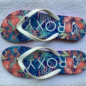 Roxy multicolored flip flops